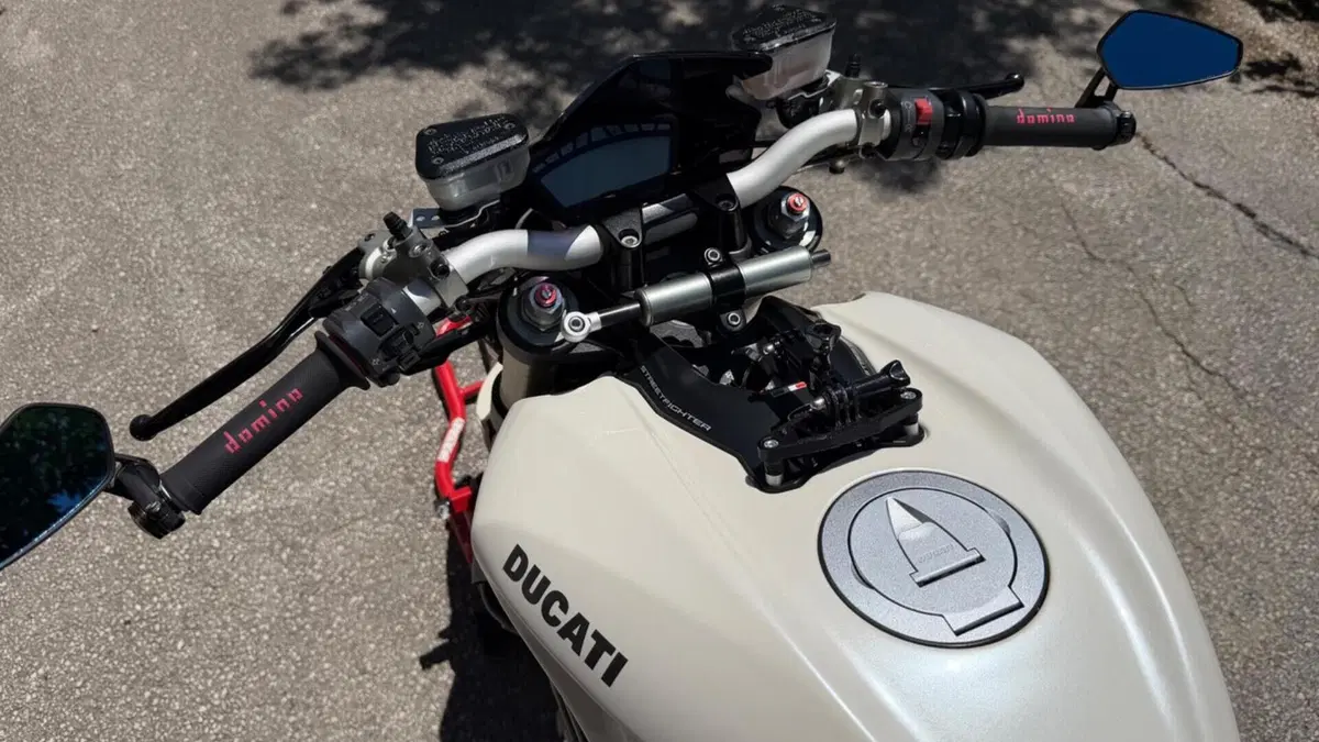 Ducati Streetfighter (2009 - 12)  (15)