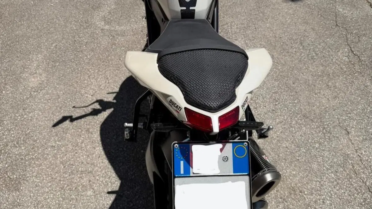 Ducati Streetfighter (2009 - 12)  (16)
