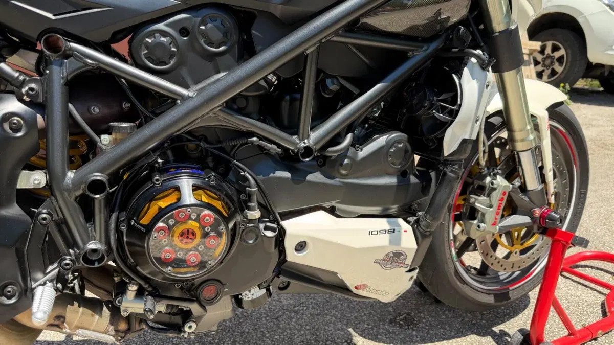 Ducati Streetfighter (2009 - 12)  (18)