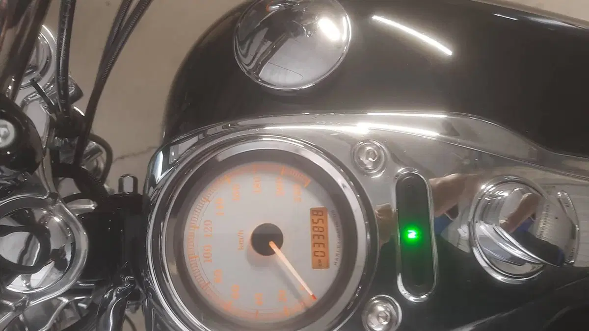Harley-Davidson 1584 Wide Glide (2007 - 11) - FXDWG  (7)