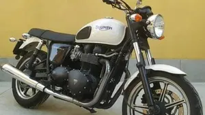 Triumph Bonneville T100 (2008 - 16)  (3)