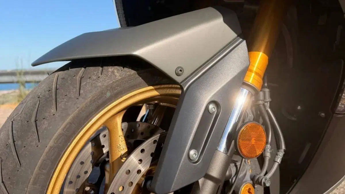 Yamaha T-Max 560 Tech Max (2021)  (5)