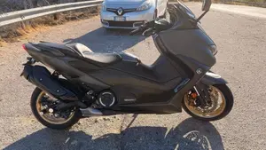 Yamaha T-Max 560 Tech Max (2021)  (4)