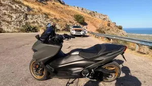 Yamaha T-Max 560 Tech Max (2021)  (3)