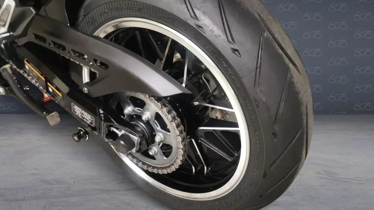 Kawasaki Z 900 RS (2022 - 25)  (6)