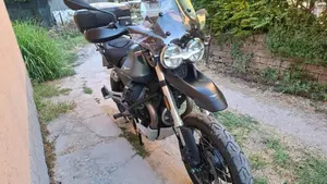 Moto Guzzi V85 TT Travel (2021 - 23) 