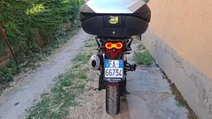 Moto Guzzi V85 TT Travel (2021 - 23)  (4)
