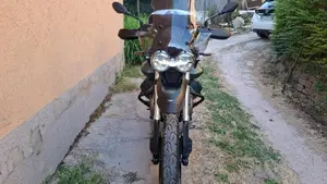 Moto Guzzi V85 TT Travel (2021 - 23)  (5)