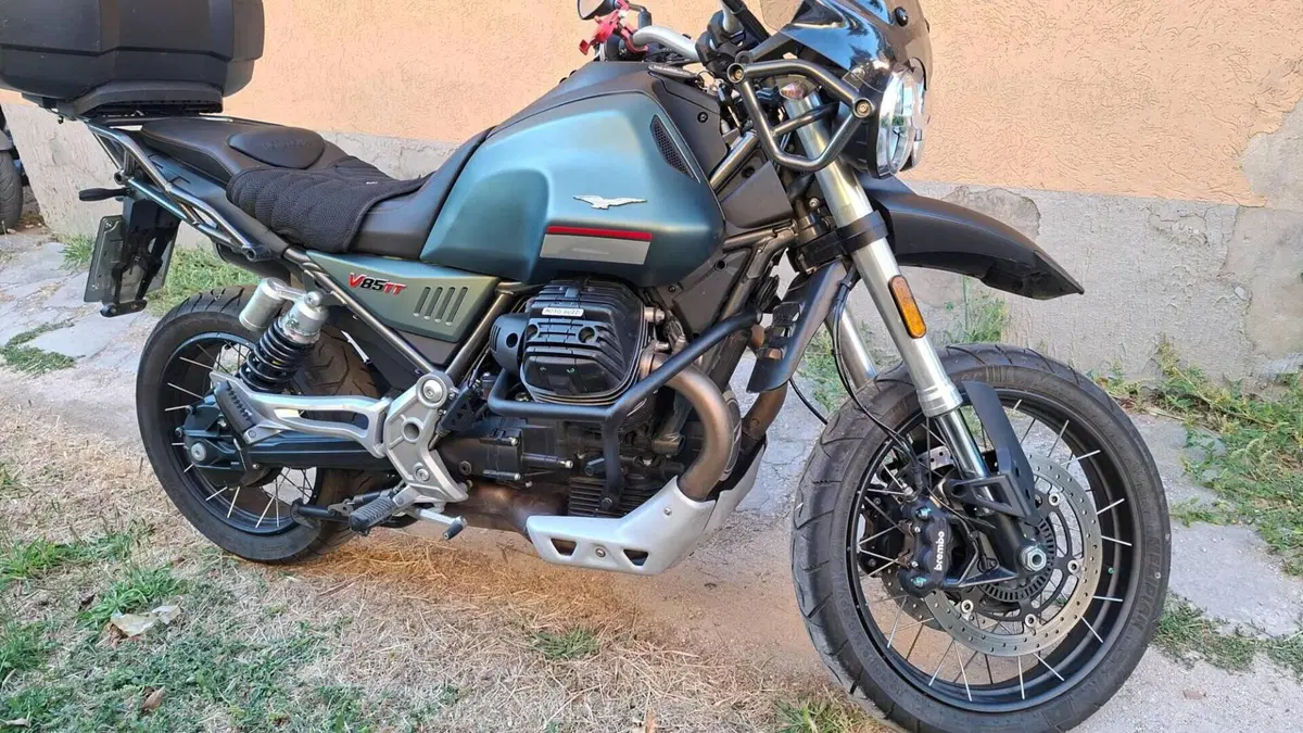 Moto Guzzi V85 TT Travel (2021 - 23)  (7)