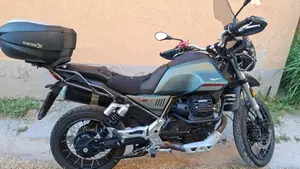 Moto Guzzi V85 TT Travel (2021 - 23)  (8)