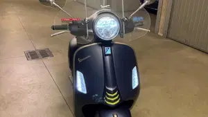 Vespa GTS 300 Super Tech (2023 - 24) 
