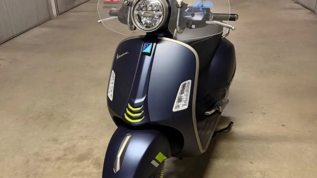 Vespa GTS 300 Super Tech (2023 - 24)  (6)