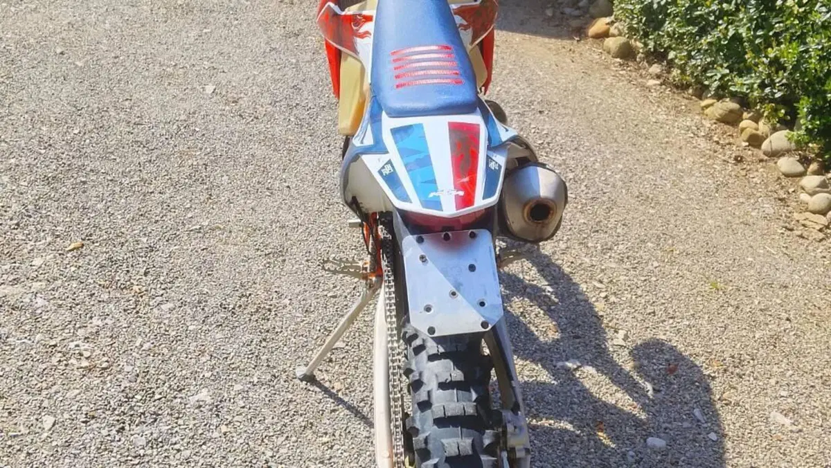 KTM 250 EXC TPI Six Days (2023)  (8)