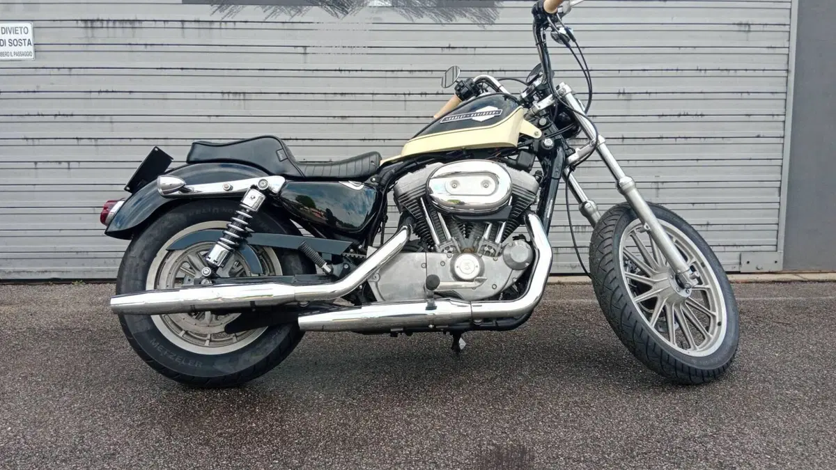 Harley-Davidson 883 Custom (2001 - 05) - XL 53C 
