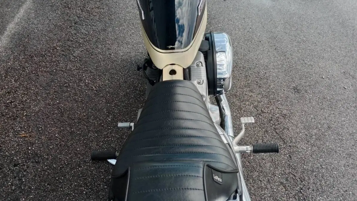 Harley-Davidson 883 Custom (2001 - 05) - XL 53C  (3)