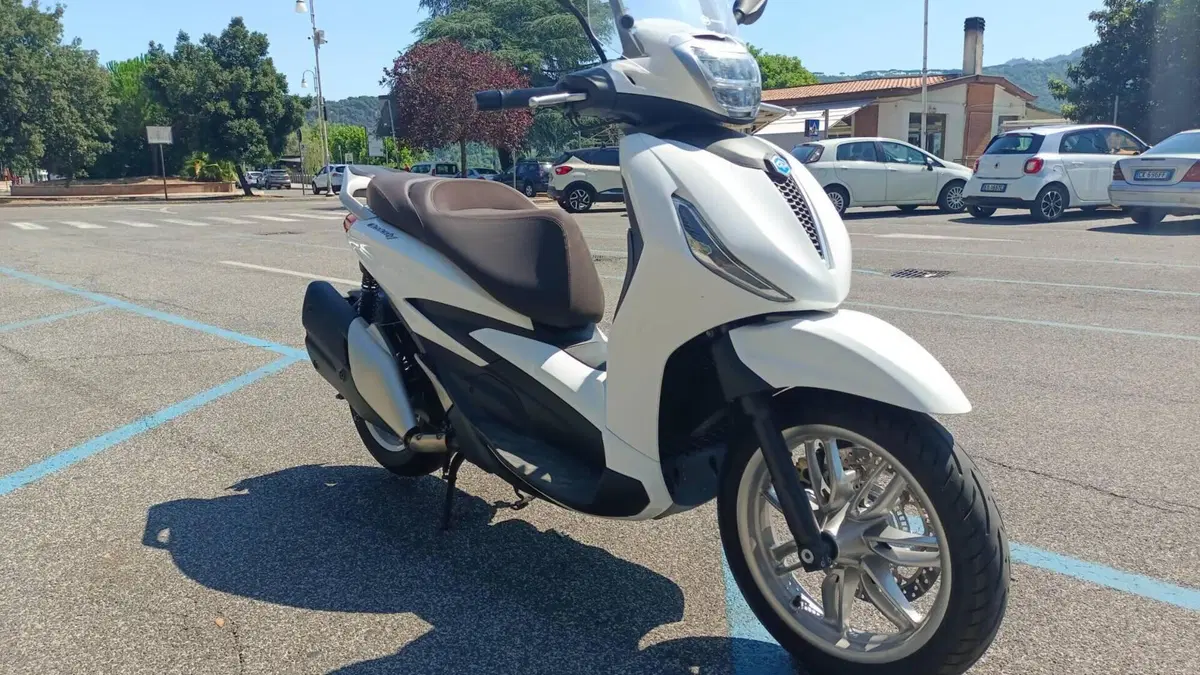 Piaggio Beverly 400 ABS-ASR (2021 - 24)  (6)