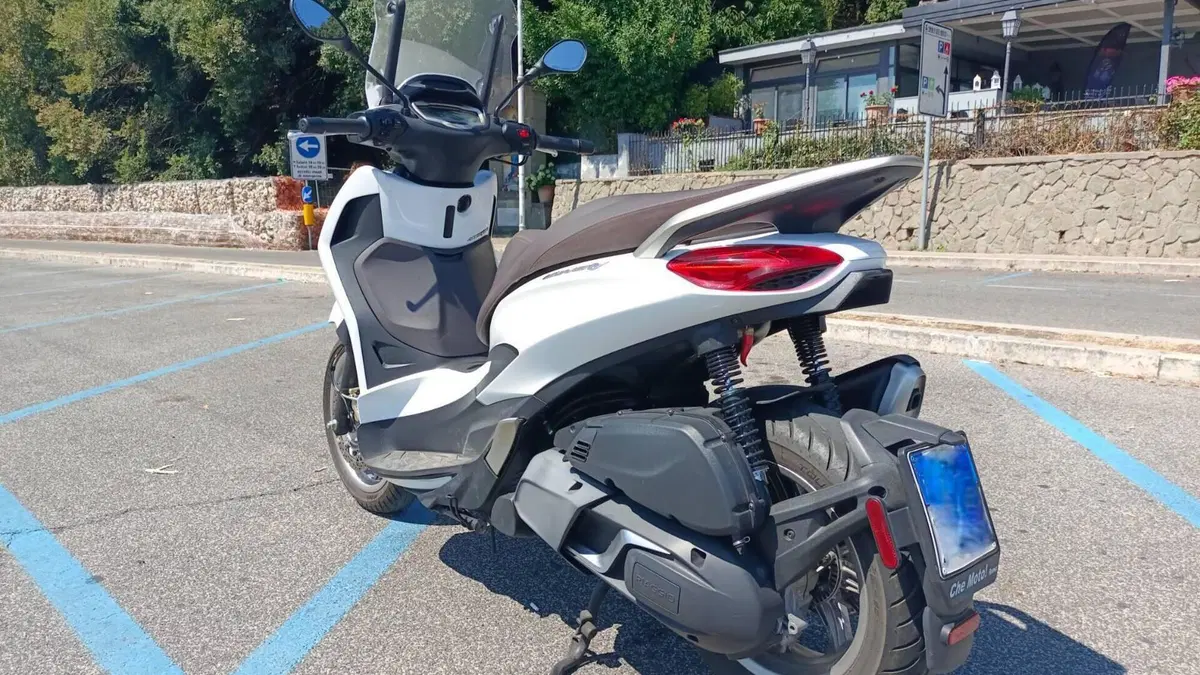 Piaggio Beverly 400 ABS-ASR (2021 - 24)  (7)