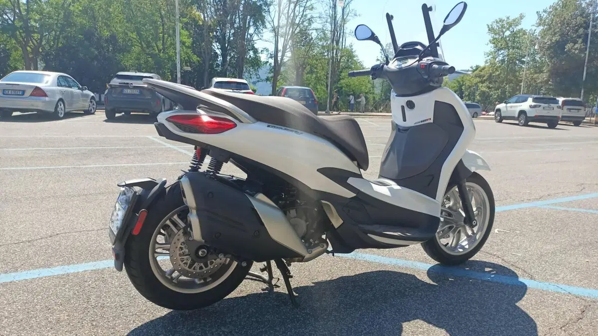 Piaggio Beverly 400 ABS-ASR (2021 - 24)  (8)