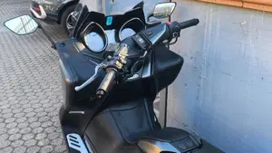 Yamaha T-Max 560 Tech Max (2020)  (2)