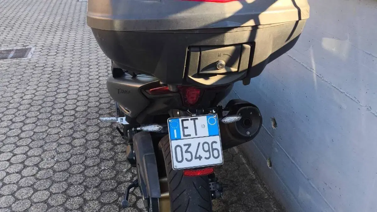 Yamaha T-Max 560 Tech Max (2020)  (3)