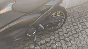Yamaha T-Max 560 Tech Max (2020)  (7)