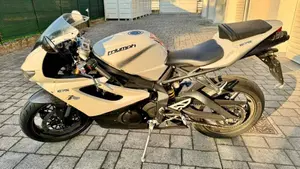 Triumph Daytona 675 R (2010 - 12) 
