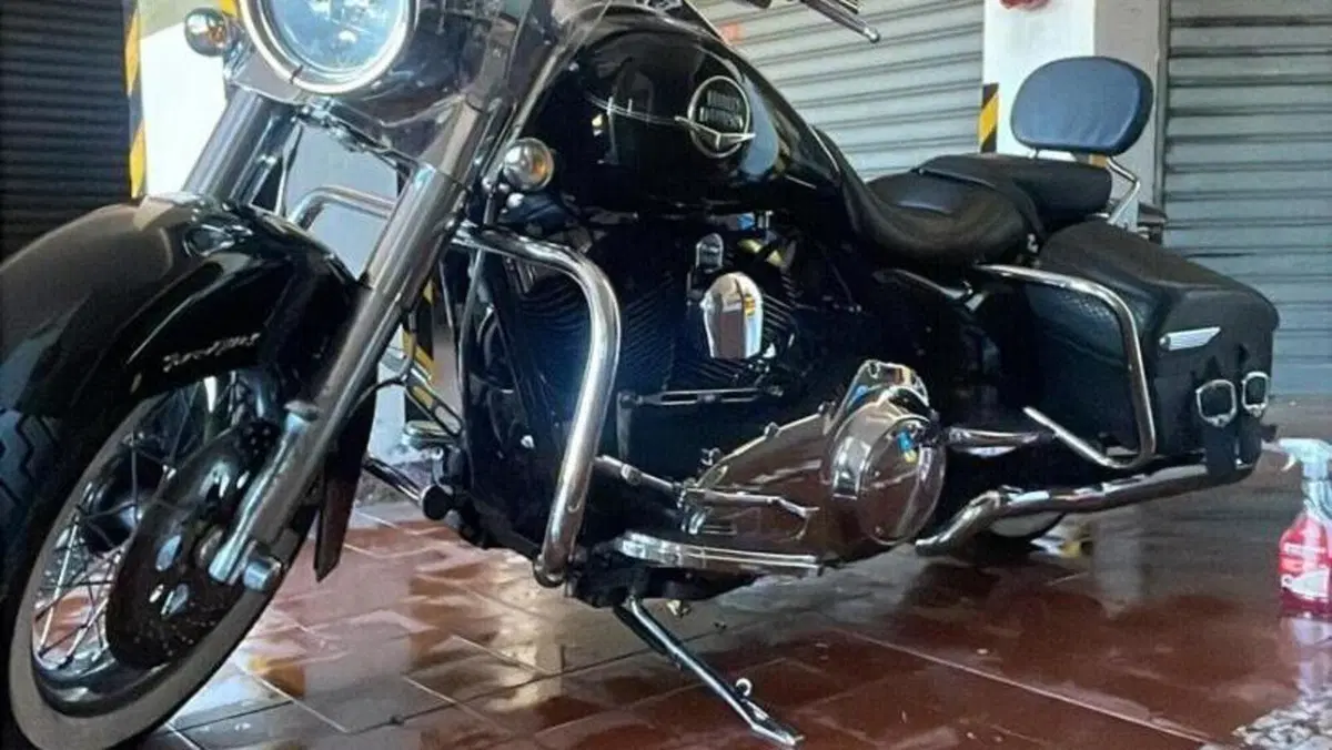 Harley-Davidson 1584 Road King Classic (2007 - 11) - FLHRCI  (5)