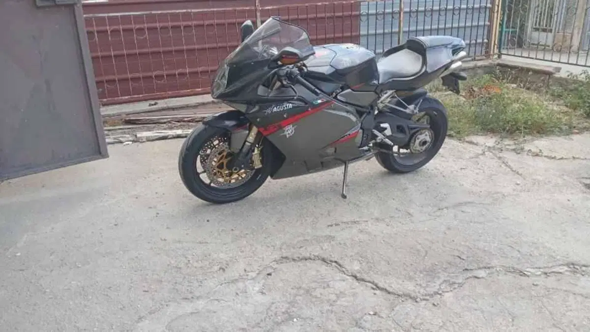 MV Agusta F4 1000 R 1+1 (2006 - 08)  (2)