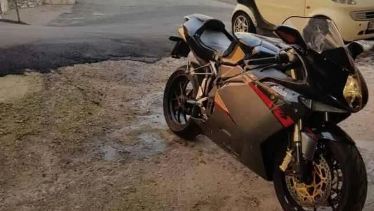 MV Agusta F4 1000 R 1+1 (2006 - 08)  (3)