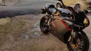 MV Agusta F4 1000 R 1+1 (2006 - 08)  (3)