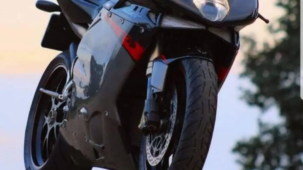MV Agusta F4 1000 R 1+1 (2006 - 08)  (4)