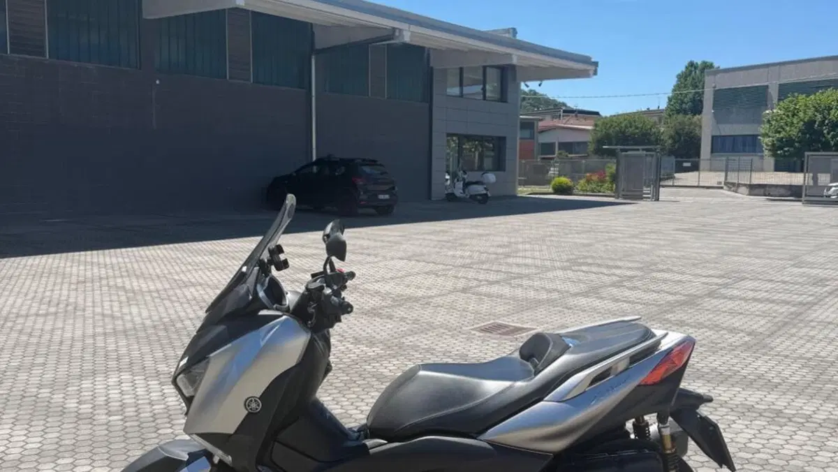 Yamaha X-Max 400 ABS (2017 - 20)  (4)