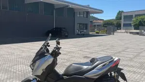 Yamaha X-Max 400 ABS (2017 - 20)  (4)