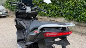 Aprilia SR GT 125 (2022 - 24)  (2)