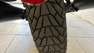Moto Guzzi V7 III Stone (2017 - 20)  (5)