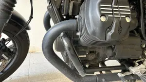 Moto Guzzi V7 III Stone (2017 - 20)  (7)
