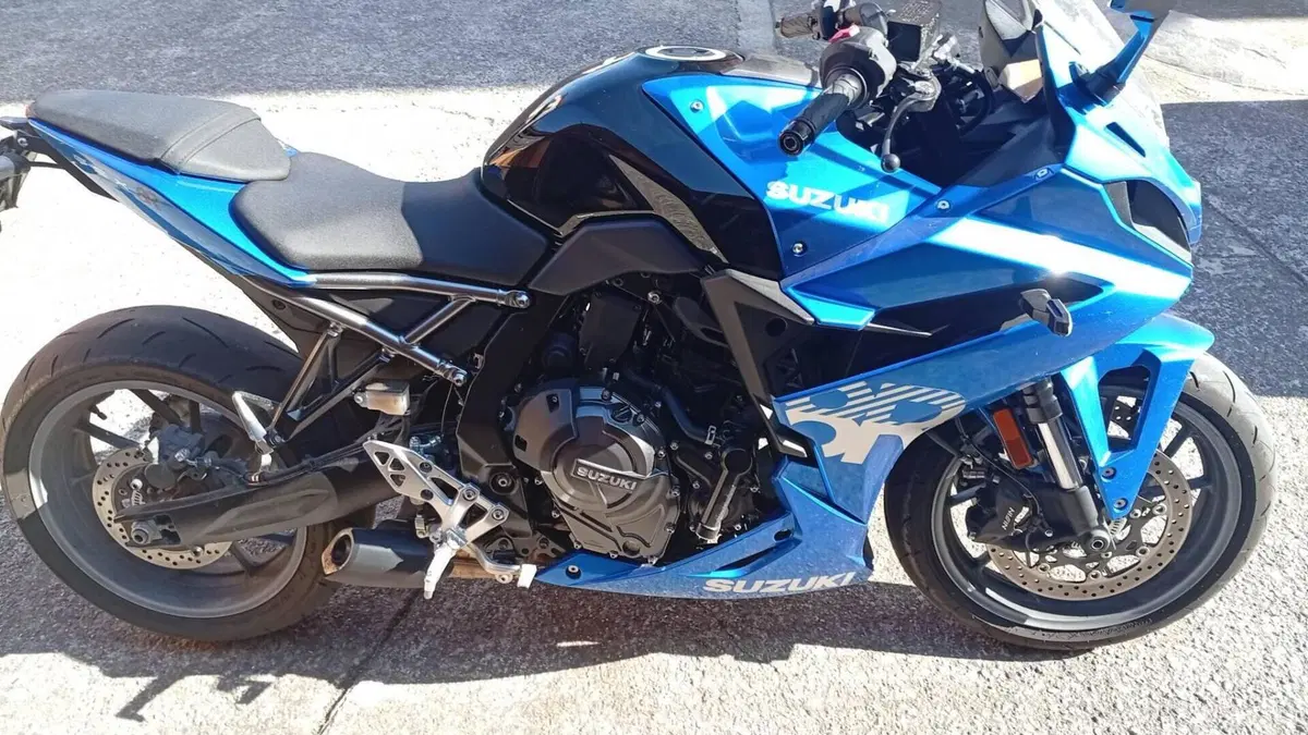 Suzuki GSX-8R (2024 - 26)  (2)