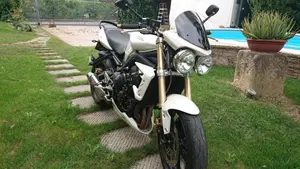 Triumph Street Triple (2007 - 12)  (5)