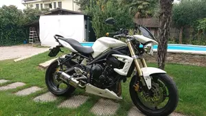 Triumph Street Triple (2007 - 12)  (6)