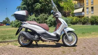 Piaggio Beverly 300 ABS-ASR (2021 - 25) usata