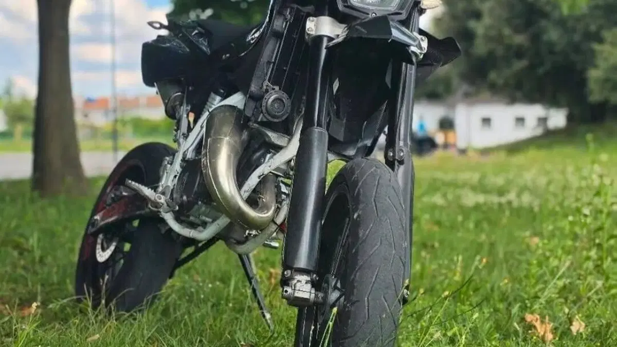 Husqvarna CR 125 (2011 - 12)  (4)