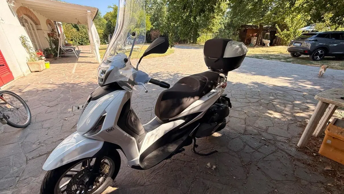 Piaggio Beverly 400 ABS-ASR (2021 - 24)  (2)