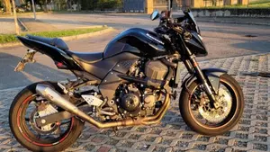 Kawasaki Z 750 (2007 - 14)  (2)