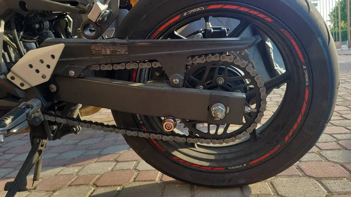 Kawasaki Z 750 (2007 - 14)  (7)