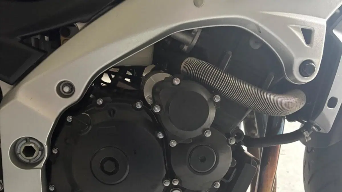 Suzuki GSR 600 (2006 - 11)  (4)