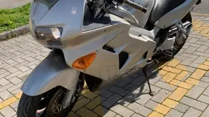 Honda VFR 800 (1998 - 01) 