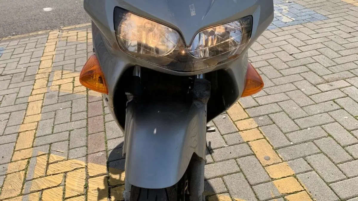 Honda VFR 800 (1998 - 01)  (3)
