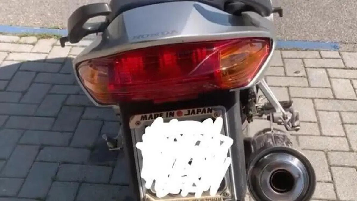 Honda VFR 800 (1998 - 01)  (4)