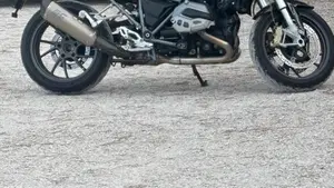 Bmw R 1200 R (2015 - 16)  (2)