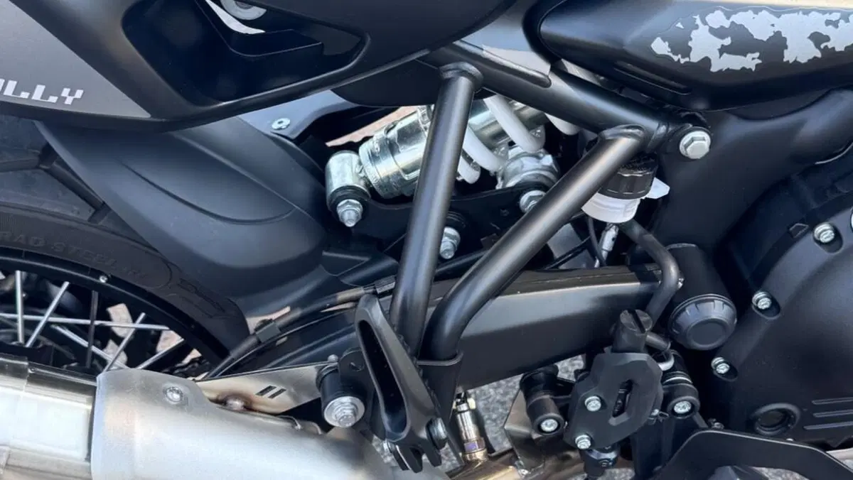 Royal Enfield Himalayan 450 Mana Black (2026)  (5)